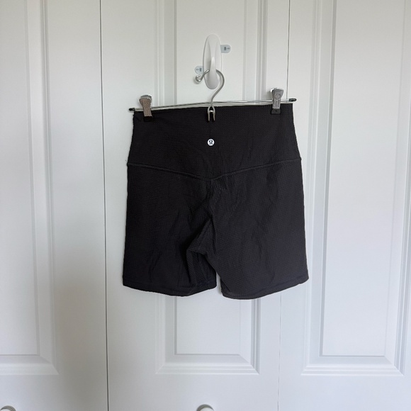 Lululemon Athletica High-Rise Biker Short Grid Texture 6" - Picture 3 of 4